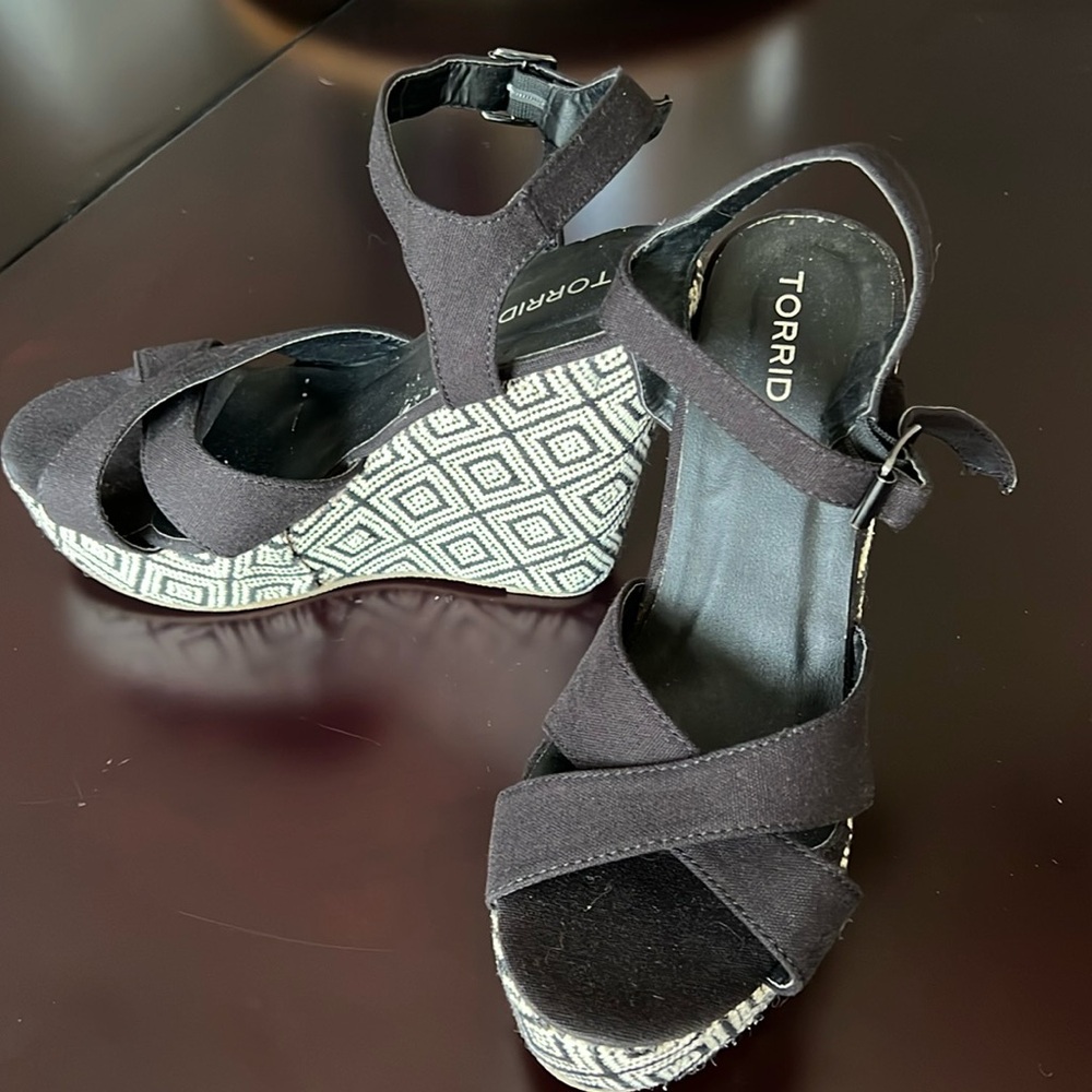 Torrid platform espadrilles size 8